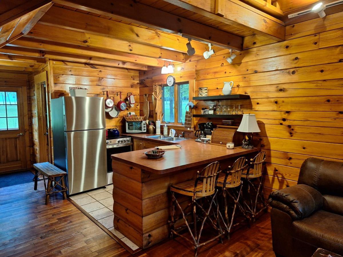 Neshannock Creekside Log Ferienhaus Volant